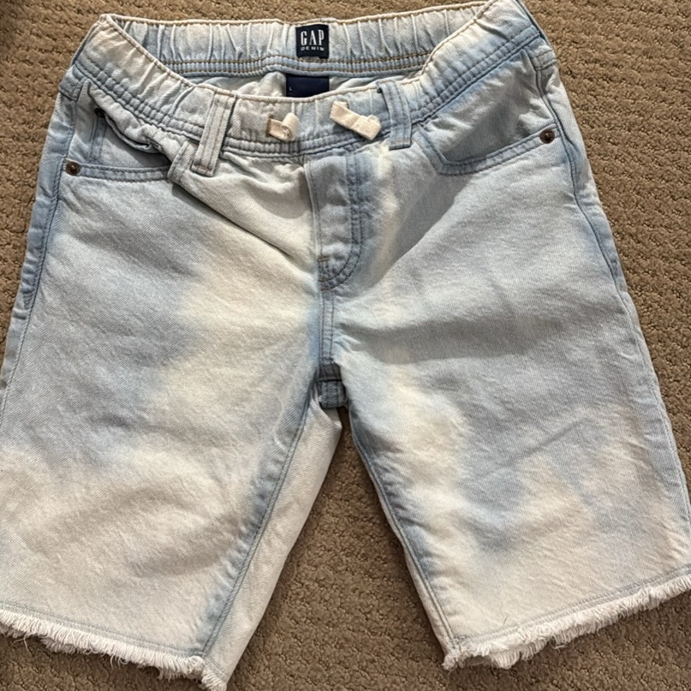 GAP Blue Jeans with Vintage-Inspired Wash and Stretch Waistband